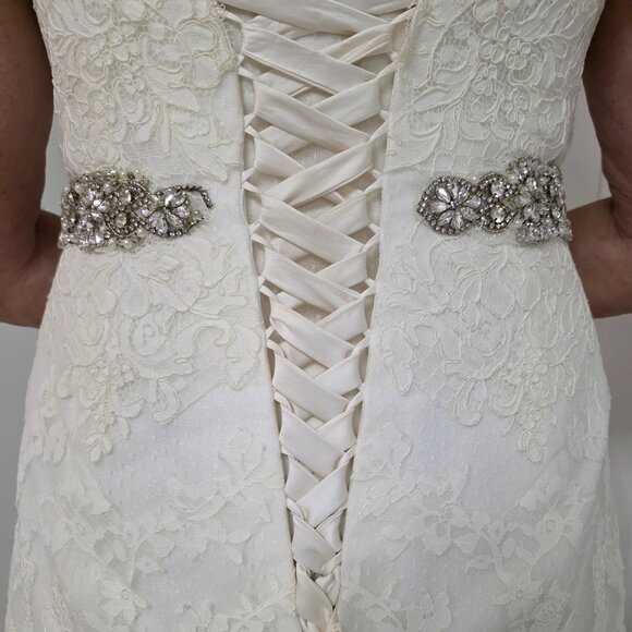 Maggie Sottero Couture "Cadence" Ivory Lace Wedding Gown - Picture 6 of 16